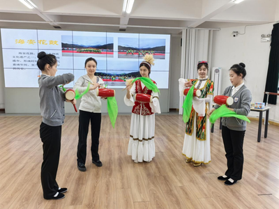 以舞為橋連蘇伊 金陵舞韻邂逅西域風(fēng)情 兩地學(xué)子共繪民族團(tuán)結(jié)新畫(huà)卷